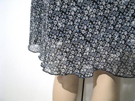 Romantická kvietkovaná sukňa, m