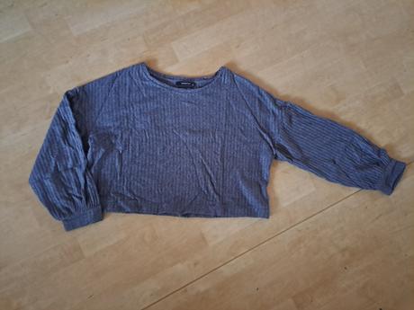 Svetrik reserved, reserved,m