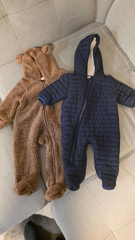 Overal modry 3-6m, hnedy 6-9m, next