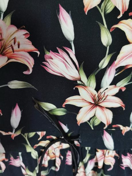 Dievčenské šaty, 122