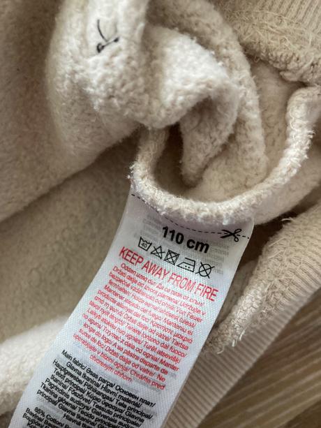 Krásna bekkin mikinka ako nová, 110