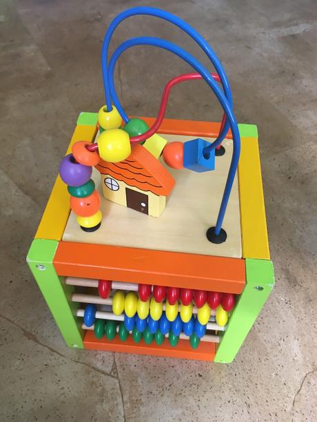 Interaktivna drevena kocka, 