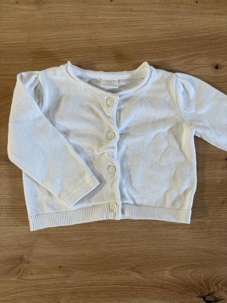 Biely svetrík, next,68