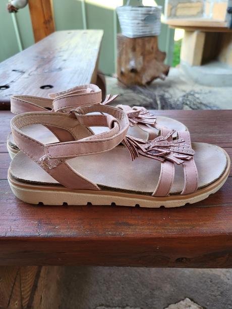 Sandalky  + doporučené poštovné, 32