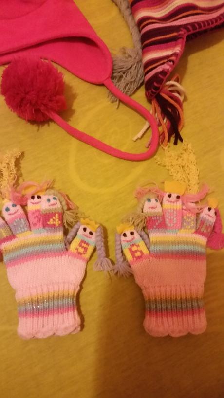 8ks ciapka rozne spolu 20 eur, 104