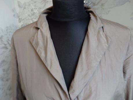 Luxusny damsky trendy plast, 38