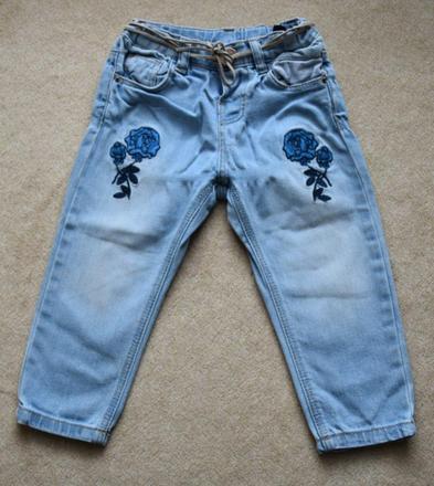 Rifle s výšivkou ružičky, zara,80