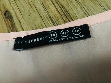 Bledoružová blúzka, atmosphere,40