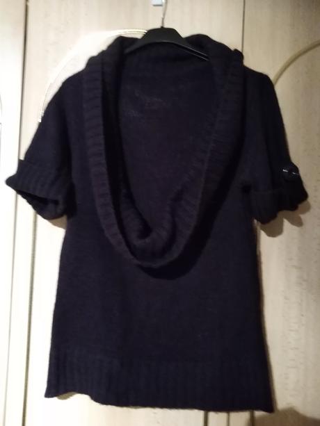 Pulovriky po 0.50 eur, m