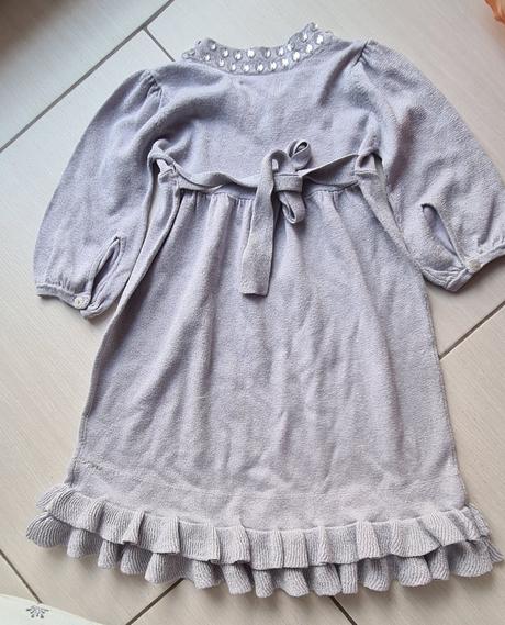 Strieborné šaty s kamienkami, 110