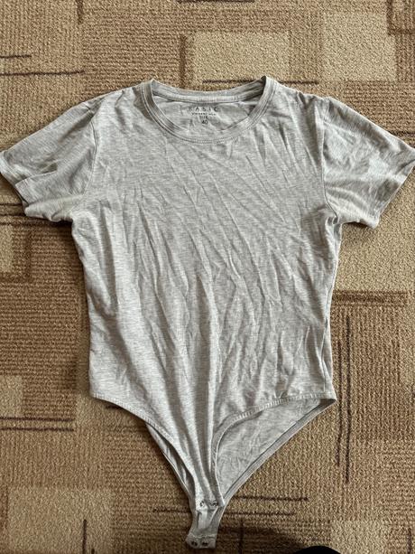 Trička , tielka, bundy, 40