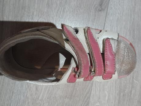 Predám kožené sandálky, 29