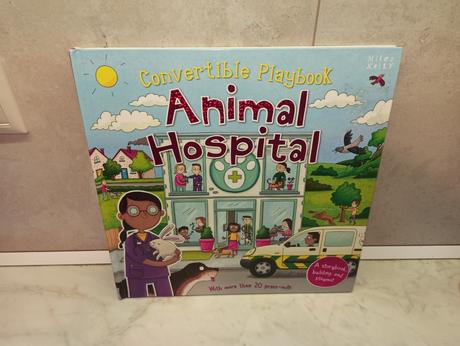 Convertible playbook animal hospital, 