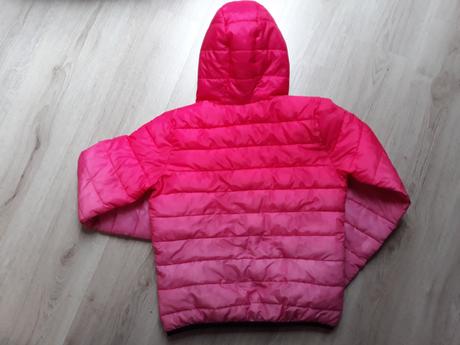 Dievčenská vetrovka, 158