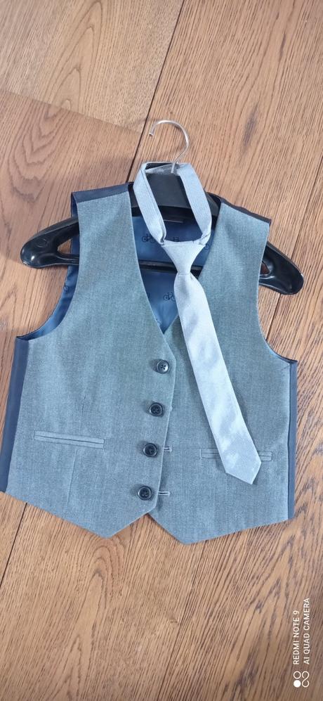 Oblek pre chlapca, 98