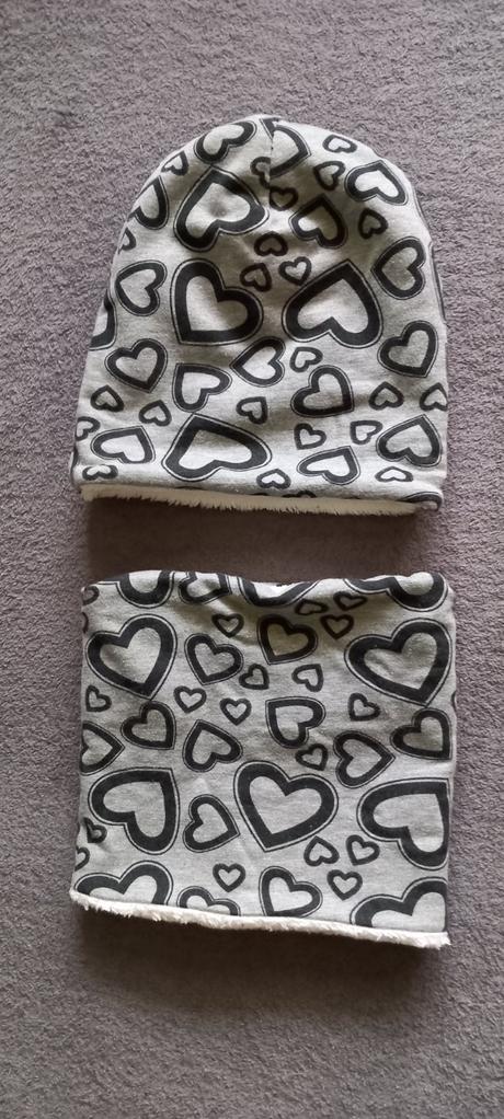 Set/súprava čiapka a nákrčník, 110