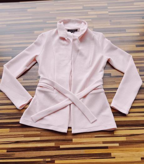 Dámsky bledoružový kabátik, gate,s