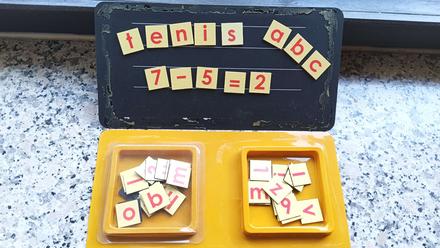 Magnetky abeceda a čísla, 