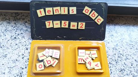 Magnetky abeceda a čísla, 