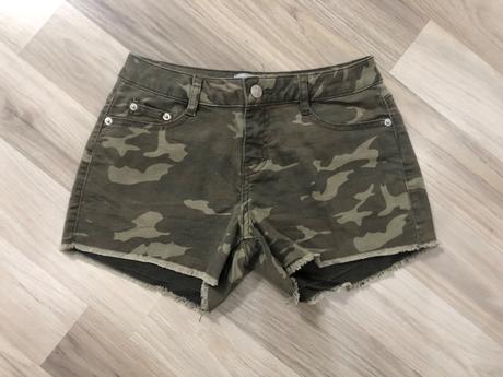 Kraťasy, new look,152