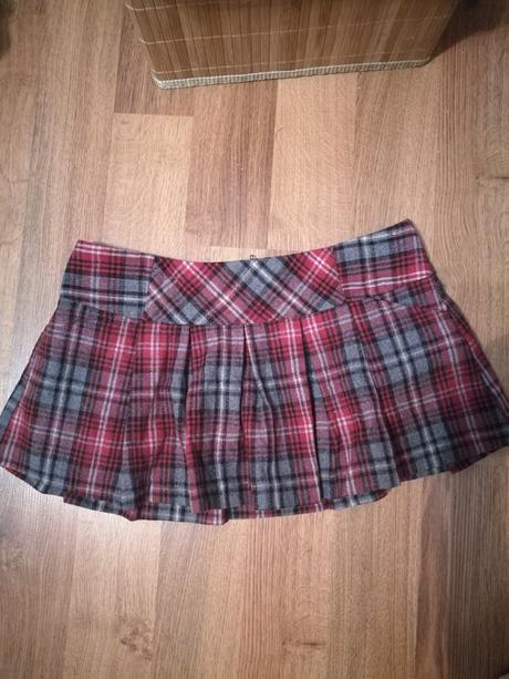 Mini "školácke" sukne, s