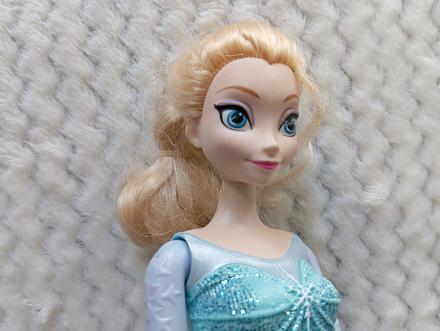 Barbie mattel elsa na korčuliach, 