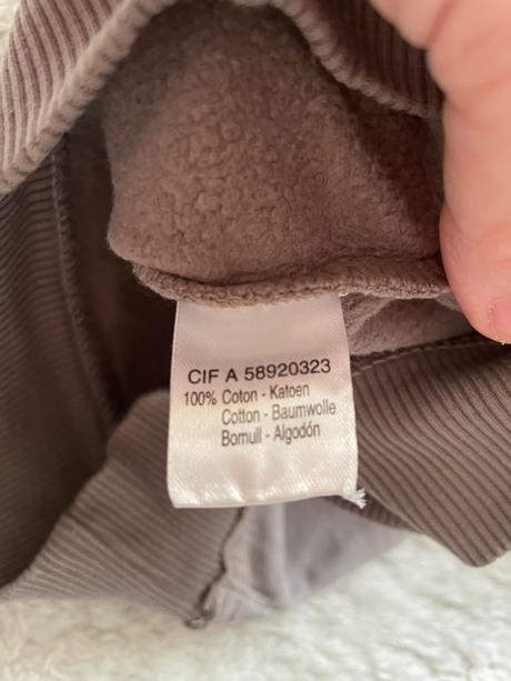 Siva mikina s klokanim vreckom, 86