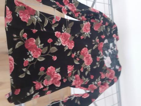 Dievcensky pulover s cervenymi ruzami, amisu,164