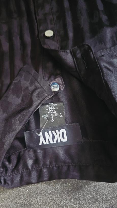 Gotické šaty s plisovanou sukňou, dkny,36