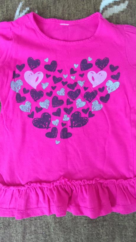 Tričko so srdiečkom, 104