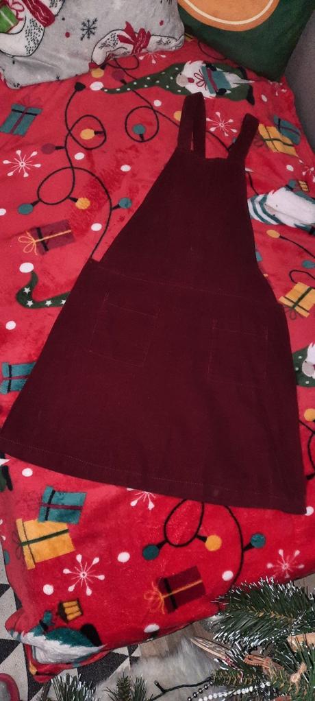 Vianočné šaty, 146