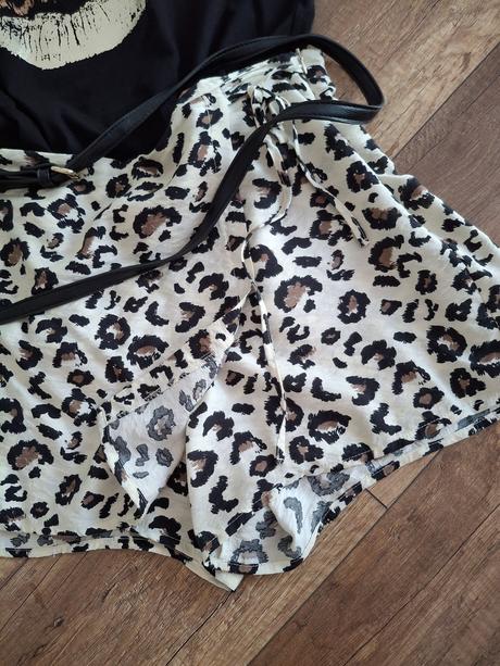 Leopardie viskozove šortky- kraťasy , krásne zošti, reserved,xl