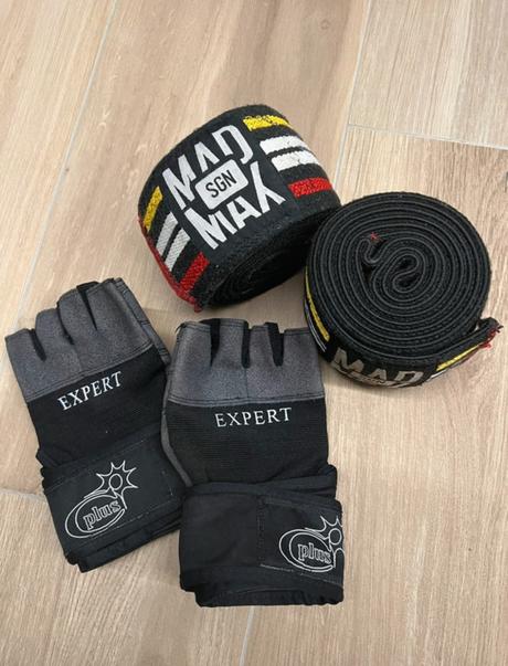 Rukavice + bandáže, 