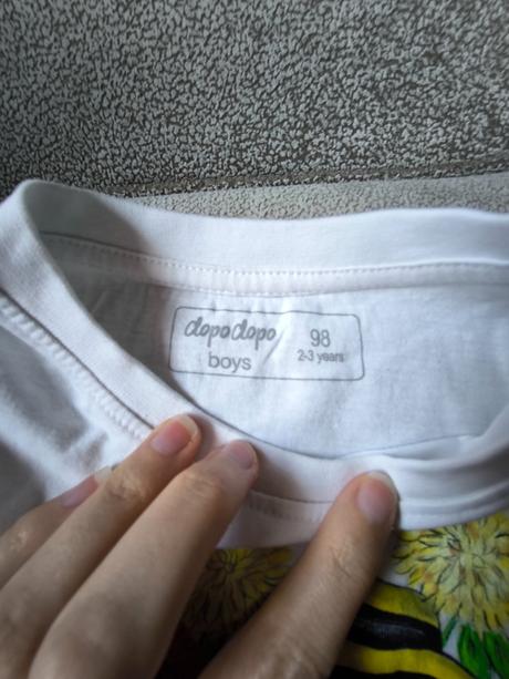 Dve tričká, ponožky, kniha smejko a tanculienka, 98