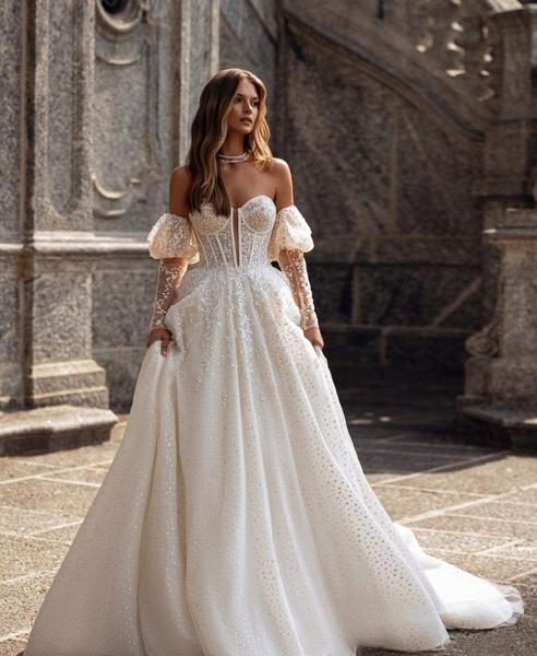 Ktoré svadobné šaty by ste si vybrali?