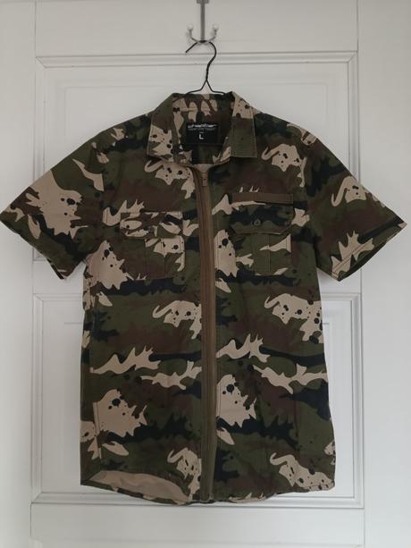 Maskačová košeľa, chapter young,m