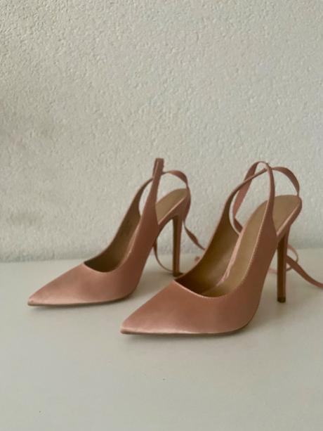 Spoločenské lodičky, 36