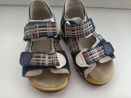 Sandálky, 22