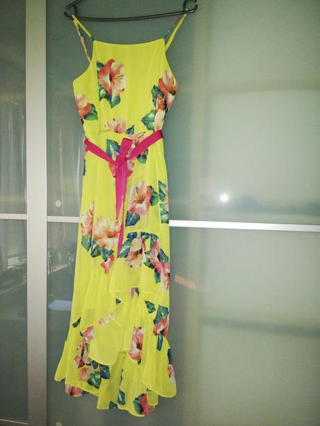 Ľahučké veľmi kvalitné šaty motivi /38/, m