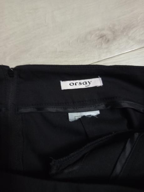 Raz oblečená čierna sukňa, orsay,38