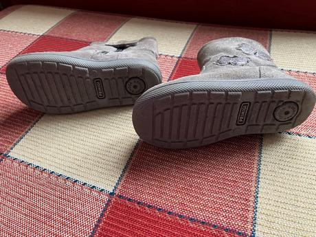 Dievcenske cizmy, primigi,24