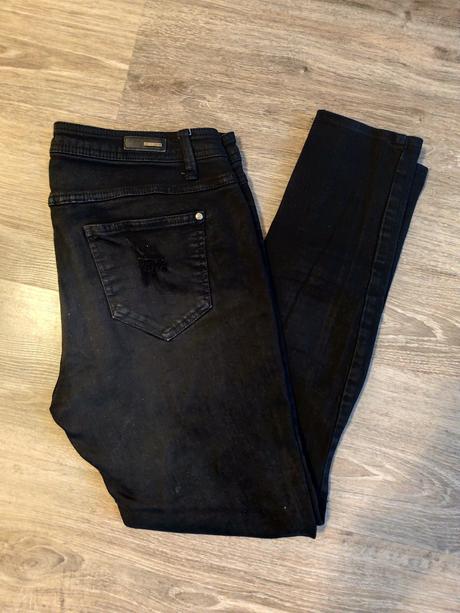 Čierne džínsy, reserved,40
