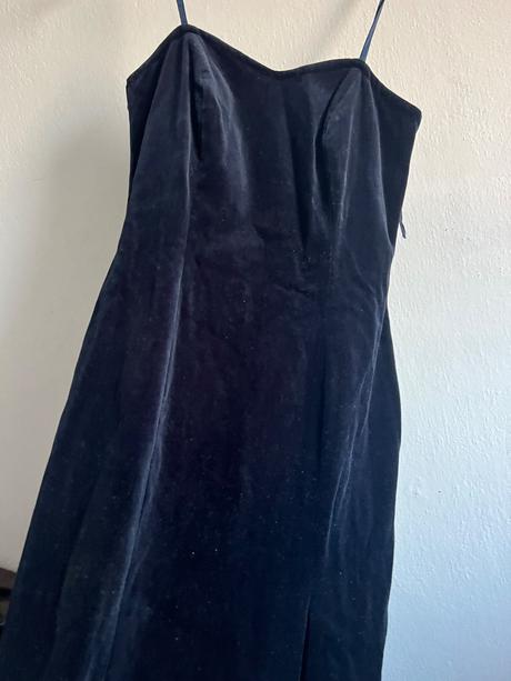 Vintage zamatove saty tmavomodra uzasne priliehave, s