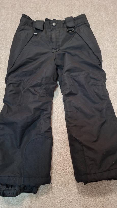 Predám lyžiarske gate 98/104, lupilu,98