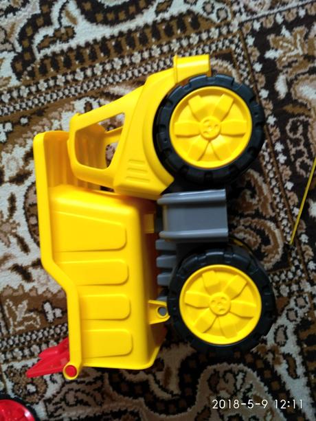 2ks kvalitné väčšie autá pre menšie deti, 