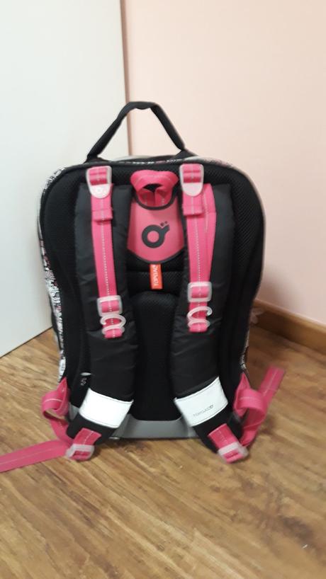 Školská taška s príslušenstvom,