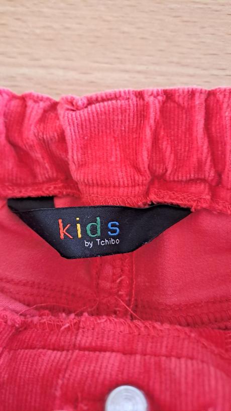 Červené mendžestráky, tchibo,116