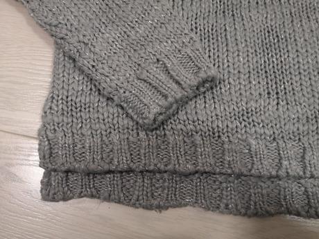 Sivý pulover, matalan,128