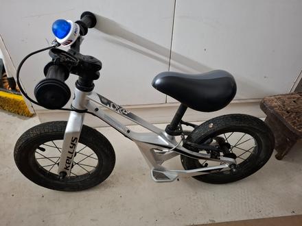 Odrazadlo kellys s brzdou, kellys