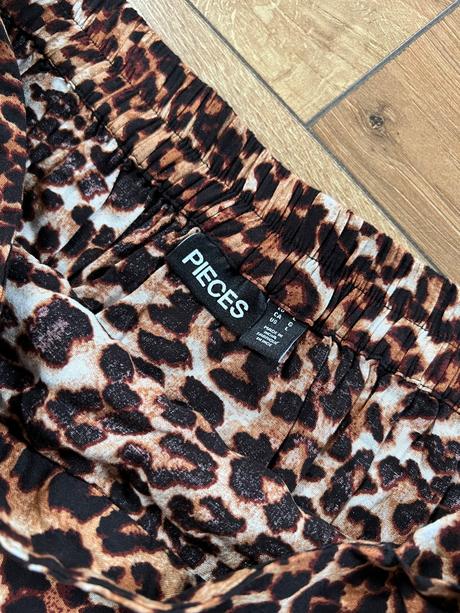 Letná leopardia sukňa, l